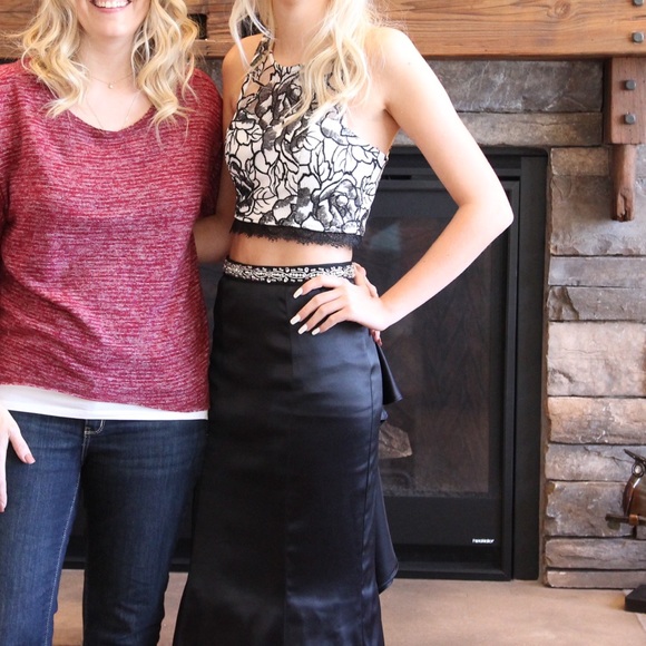 Black Prom dress - Picture 2 of 5